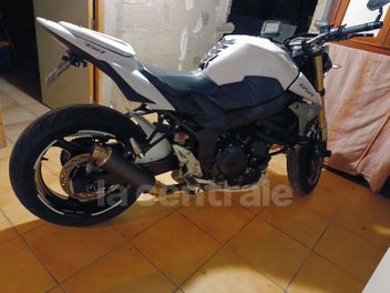 SUZUKI GSR 750