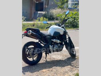 YAMAHA MT-03 660