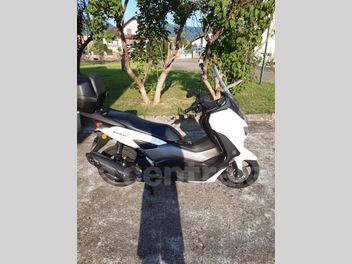 YAMAHA NMAX 125