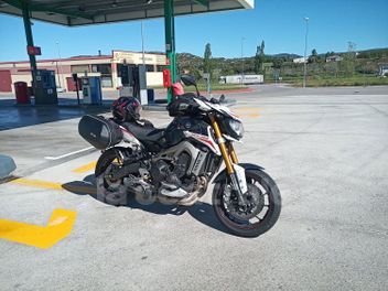 YAMAHA MT-09 850