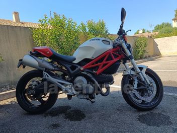 DUCATI MONSTER 696