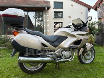 HONDA DEAUVILLE 650