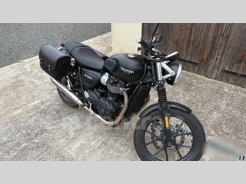 TRIUMPH STREET TWIN 900