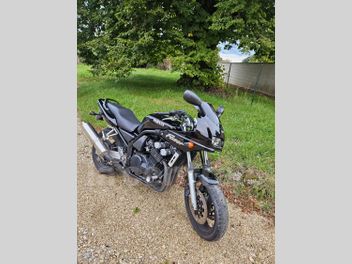 YAMAHA FZS 600 FAZER S