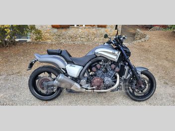 YAMAHA V-MAX 1700