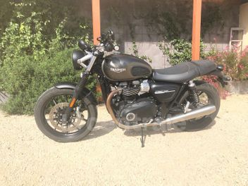 TRIUMPH STREET TWIN 900