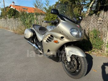 TRIUMPH TROPHY 900