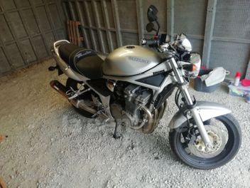 SUZUKI GSR 600