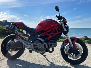 DUCATI MONSTER 696 +
