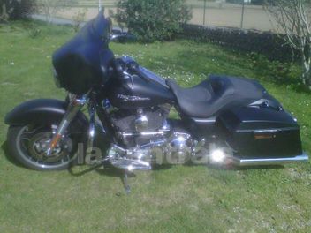 HARLEY DAVIDSON STREET GLIDE 1584 NOIR