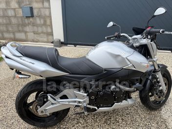 SUZUKI GSR 600