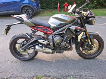 TRIUMPH STREET TRIPLE 765 R