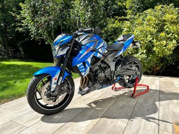 SUZUKI GSR 750 ABS L1