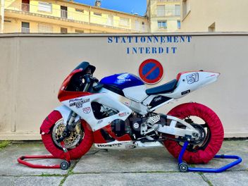 HONDA CBR F 1000