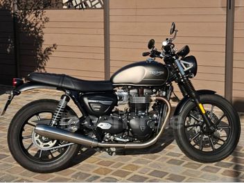 TRIUMPH STREET TWIN 900