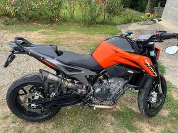 KTM DUKE 790