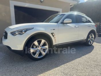 INFINITI 