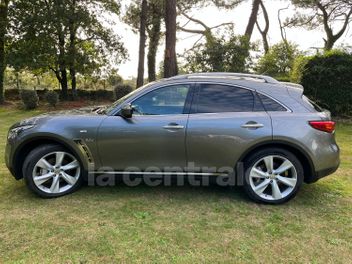 INFINITI 