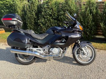 HONDA DEAUVILLE 650