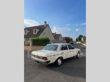 MERCEDES 240 D