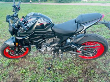 DUCATI HYPERMOTARD 950