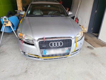 AUDI 