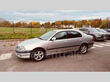 TOYOTA AVENSIS D-4D LINEA TERRA 4P