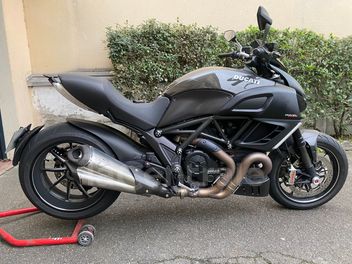 DUCATI DIAVEL 1200 CARBON