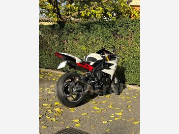 TRIUMPH DAYTONA 675 R