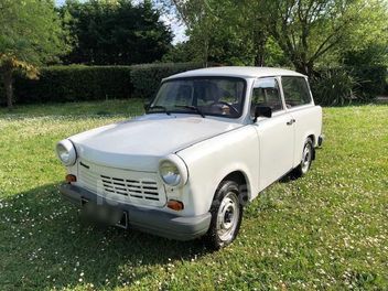 TRABANT 601 600