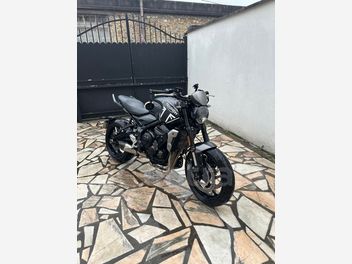 TRIUMPH TRIDENT 660