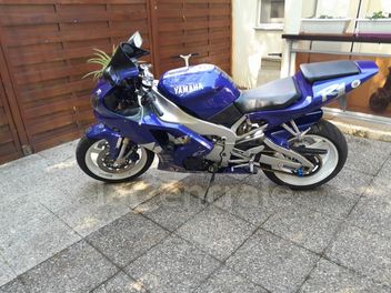 YAMAHA YZF R1 1000