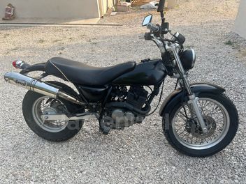 SUZUKI GZ MARAUDER 125