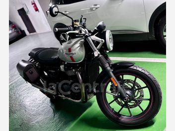 TRIUMPH STREET TWIN 900