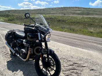 TRIUMPH STREET TWIN 900