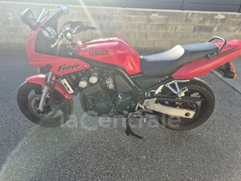 YAMAHA FZS 600 FAZER