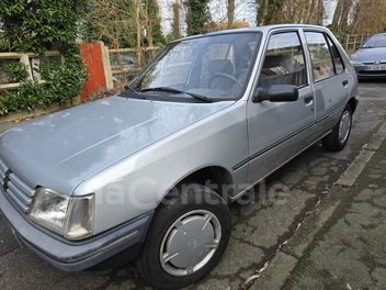 PEUGEOT 