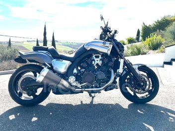 YAMAHA V-MAX 1700