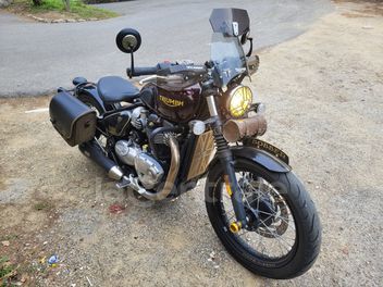 TRIUMPH BONNEVILLE 1200 BOBBER