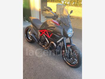 DUCATI DIAVEL 1200 CARBON RED