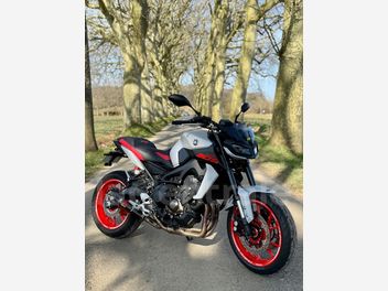 YAMAHA MT-09 850 SPORT TRACKER