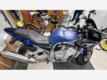 YAMAHA FZS 1000 FAZER