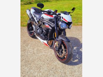 TRIUMPH SPEED TRIPLE 1050 RS