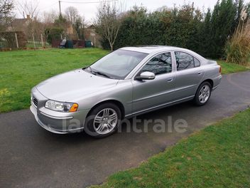 VOLVO S60 2.4 D 163 SUMMUM