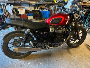 TRIUMPH STREET TWIN 900