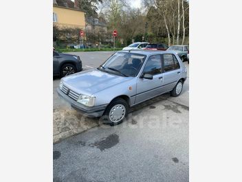 PEUGEOT 