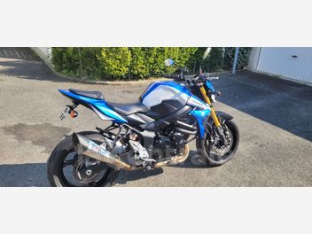 SUZUKI GSR 750