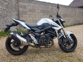 SUZUKI GSR 750