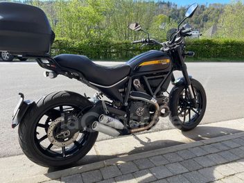 DUCATI SCRAMBLER 800