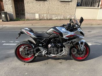 SUZUKI GSX-8R 800